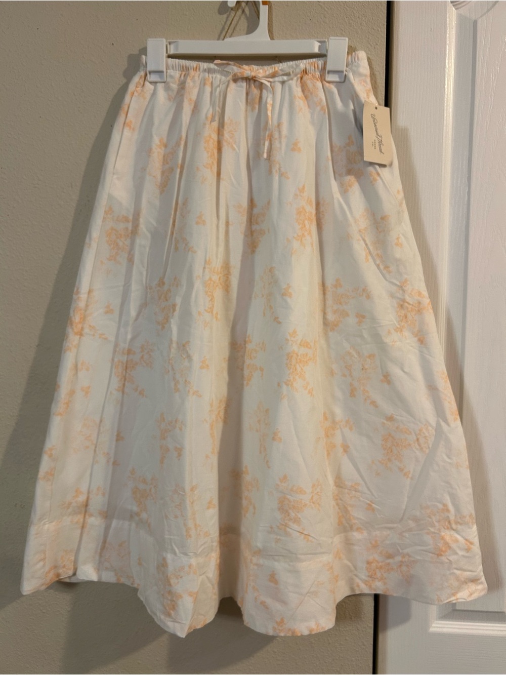 Universal Thread Women's Cream Floral Midi Skirt